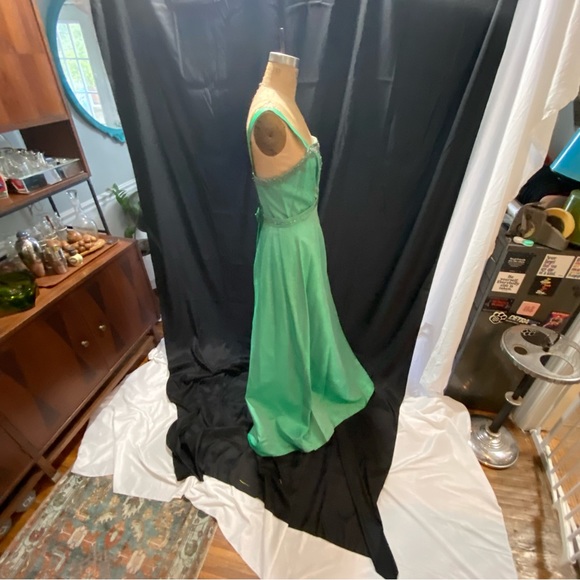 Vintage pale green beaded evening gown no label - 1955 - 1965 - Picture 10 of 16